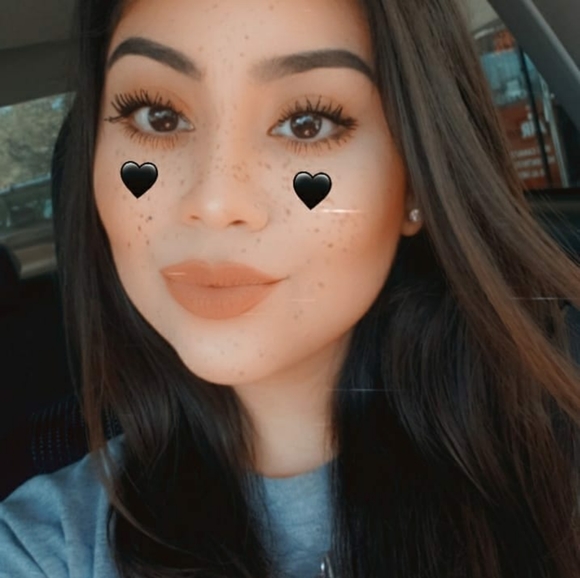 Meet your Posher, Sabrina - Picture 1 of 1